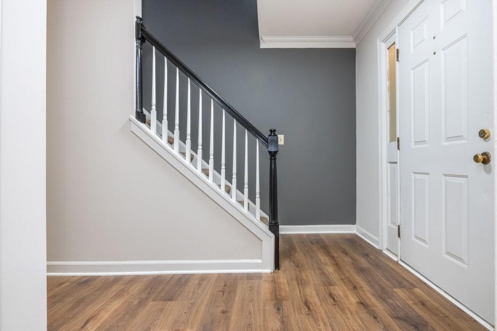 3 bedroom, 3 bathroom, 1,716 sq ft townhouse for sale at 1354 Sheffield Glen Way, Atlanta, GA 30329 — photo 4