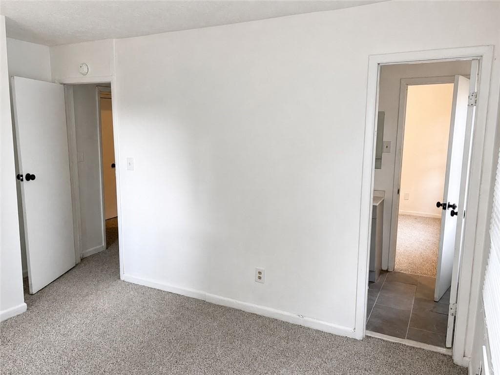 5 bedroom, 3 bathroom, 1,903 sq ft single family residence for sale at 8317 Attica Court, Jonesboro, GA 30238 — photo 4