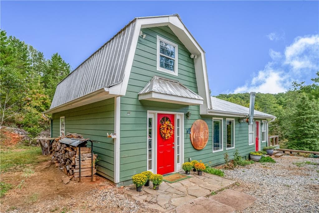 2 bedroom, 2 bathroom, 1,500 sq ft single family residence for sale at 124 CANDY MAN Lane, Dahlonega, GA 30533 — photo 3