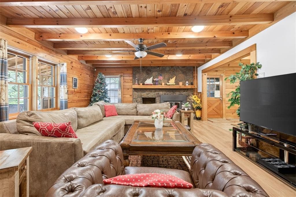 5 bedroom, 3 bathroom, 2,200 sq ft single family residence for sale at 4565 Dawsonville Highway, Gainesville, GA 30506 — photo 2