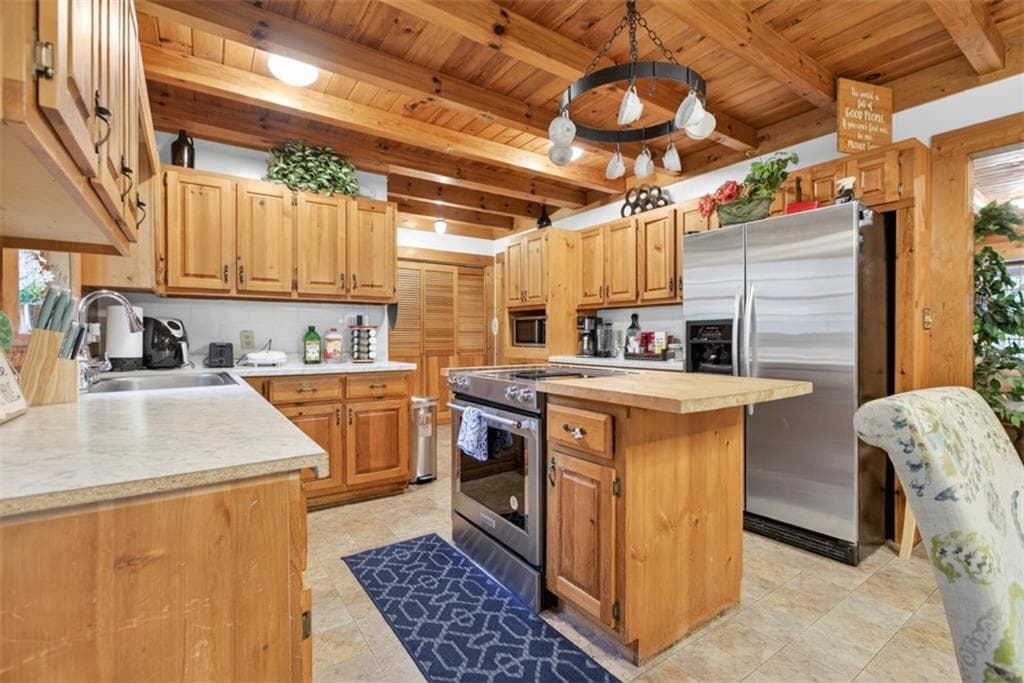 5 bedroom, 3 bathroom, 2,200 sq ft single family residence for sale at 4565 Dawsonville Highway, Gainesville, GA 30506 — photo 3
