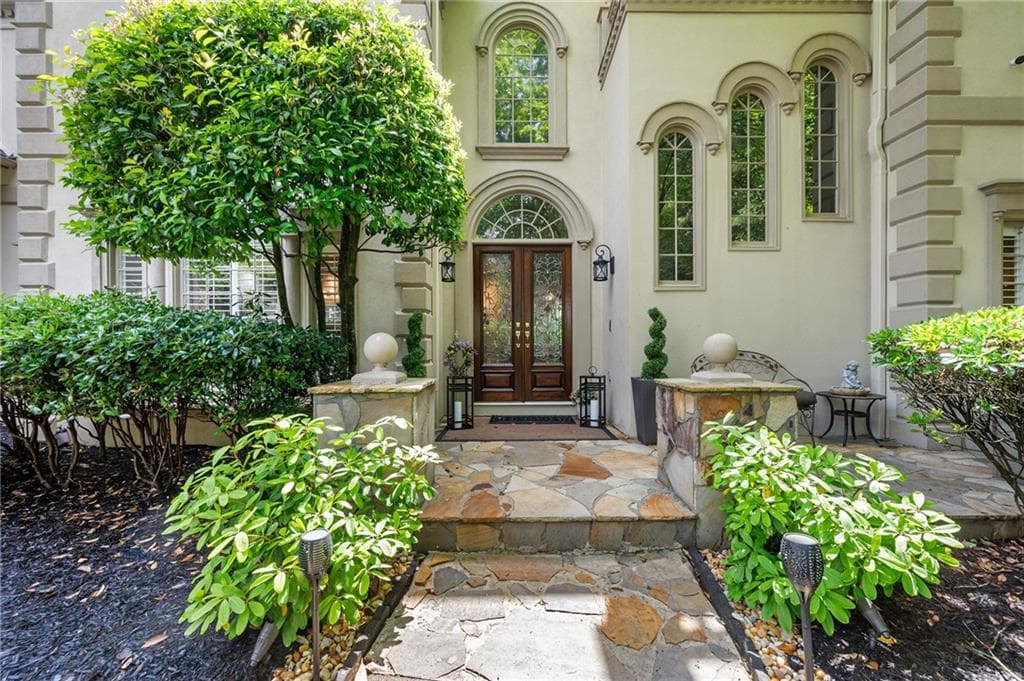 7 bedroom, 7 bathroom, 8,000 sq ft single family residence for sale at 235 N Smead Court, Roswell, GA 30076 — photo 2