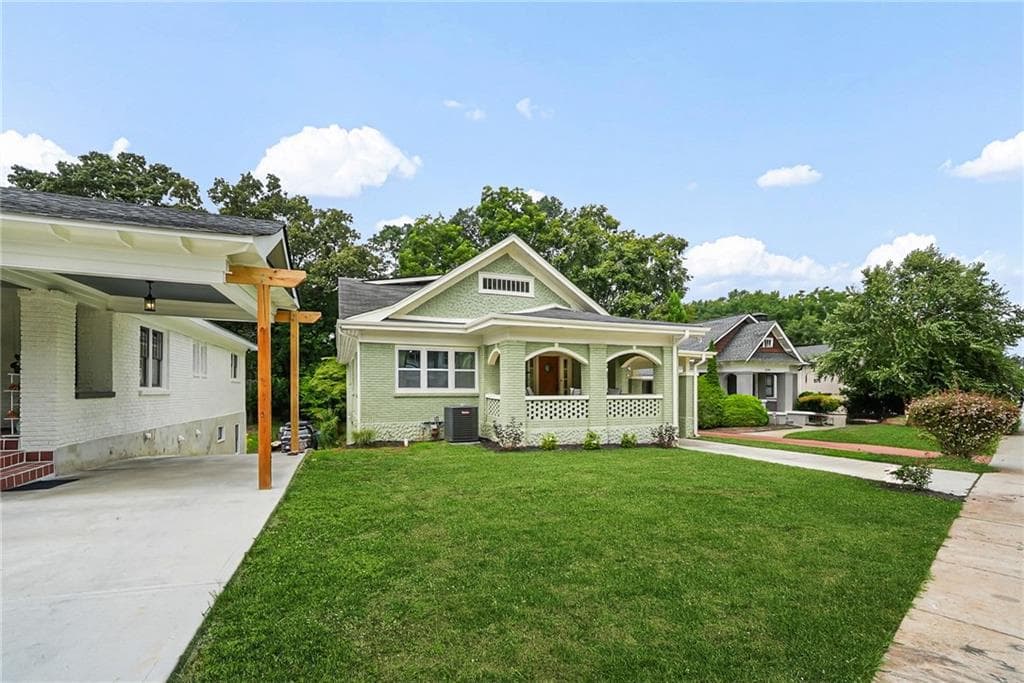 5 bedroom, 4 bathroom, 1,910 sq ft single family residence for sale at 583 Flat Shoals Avenue, Atlanta, GA 30316 — photo 4