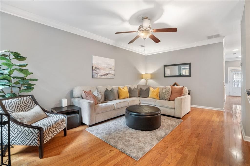 3 bedroom, 3 bathroom, 1,550 sq ft townhouse for sale at 3063 Thornbury Trace, Atlanta, GA 30360 — photo 3