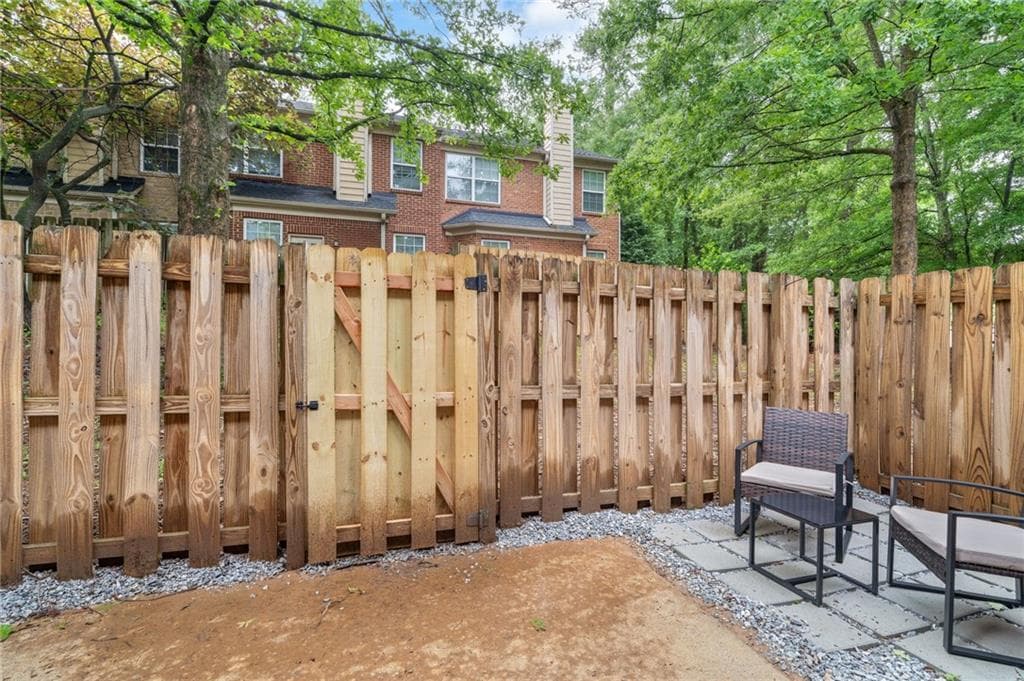 3 bedroom, 3 bathroom, 1,550 sq ft townhouse for sale at 3063 Thornbury Trace, Atlanta, GA 30360 — photo 10