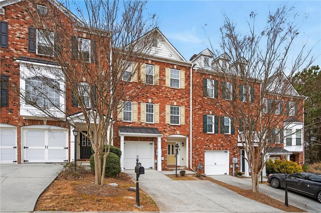 2 bedroom, 3 bathroom, 1,552 sq ft townhouse for sale at 1186 Lake Point Way, Suwanee, GA 30024 — photo 2