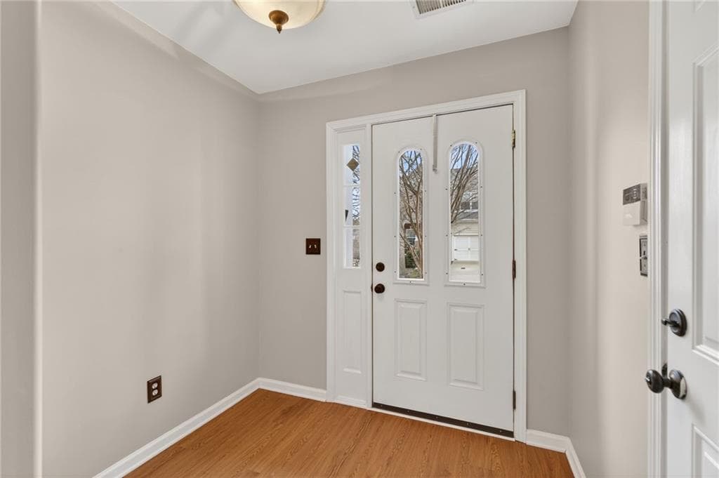 2 bedroom, 3 bathroom, 1,552 sq ft townhouse for sale at 1186 Lake Point Way, Suwanee, GA 30024 — photo 3