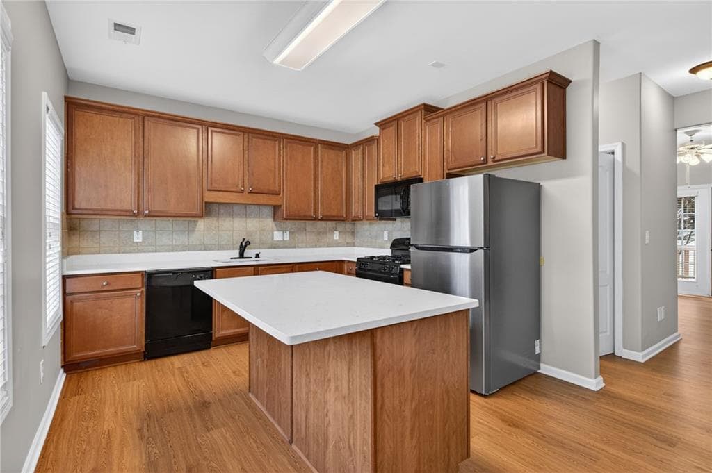 2 bedroom, 3 bathroom, 1,552 sq ft townhouse for sale at 1186 Lake Point Way, Suwanee, GA 30024 — photo 6