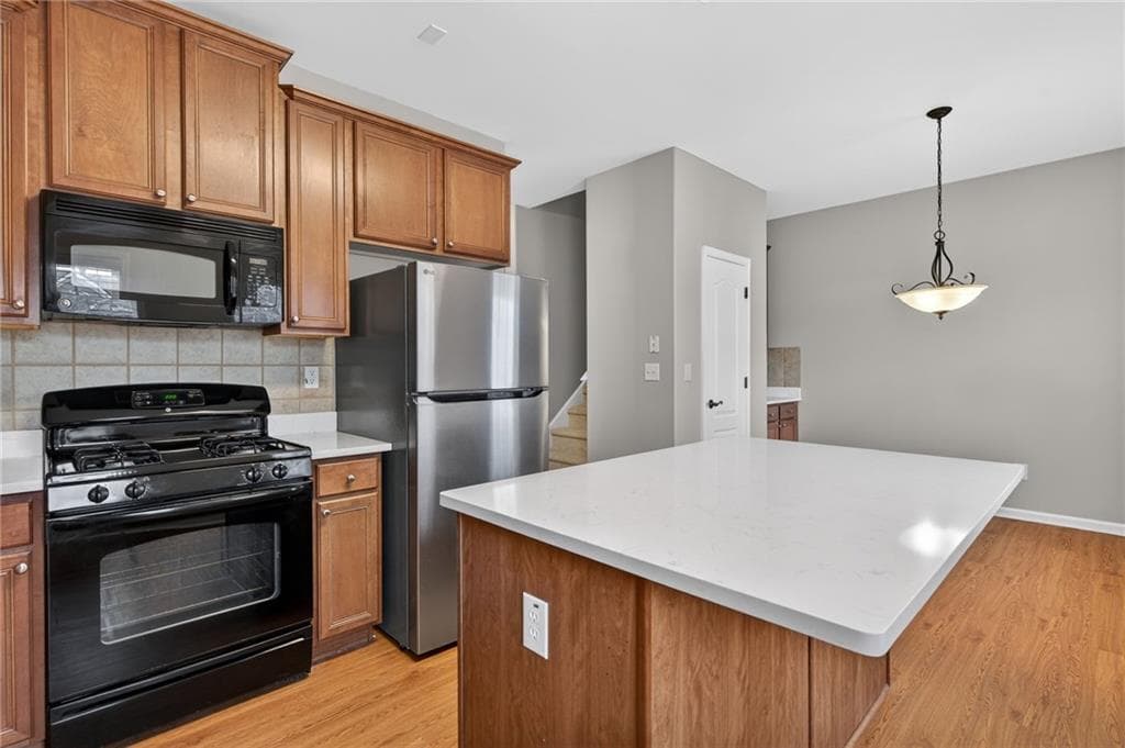 2 bedroom, 3 bathroom, 1,552 sq ft townhouse for sale at 1186 Lake Point Way, Suwanee, GA 30024 — photo 8