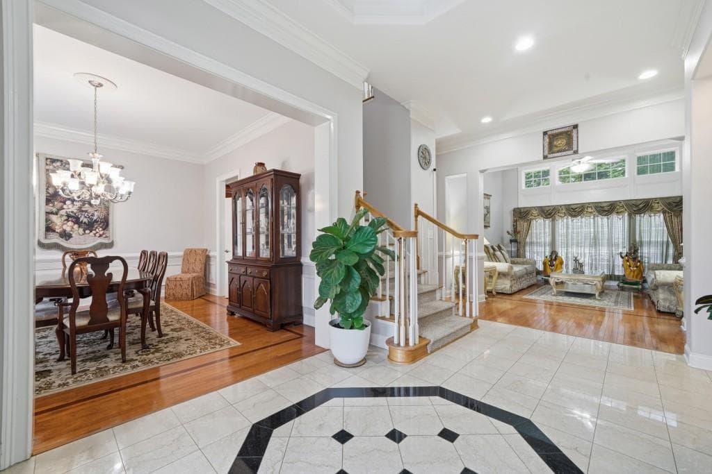 6 bedroom, 5 bathroom, 6,592 sq ft single family residence for sale at 813 Black Diamond Drive, Mcdonough, GA 30253 — photo 3