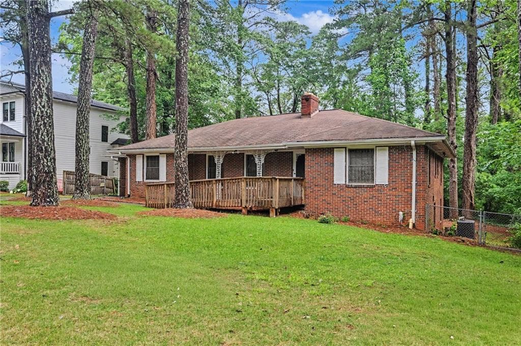 3 bedroom, 2 bathroom, 1,506 sq ft single family residence for sale at 424 E Pharr Road, Decatur, GA 30030