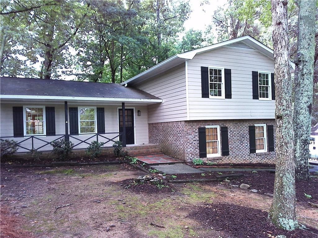 3 bedroom, 2 bathroom, 1,516 sq ft single family residence sold at 3430 Creek Hollow Drive, Marietta, GA 30062