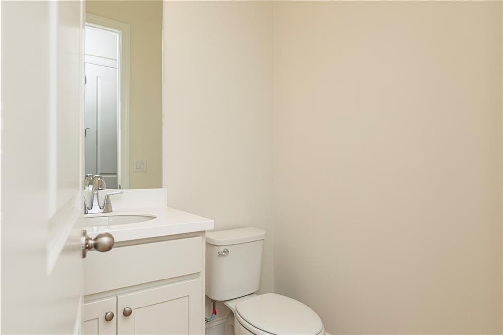 4 bedroom, 4 bathroom, 3,046 sq ft single family residence for sale at 6520 Wallace Farms Drive, Cumming, GA 30028 — photo 6