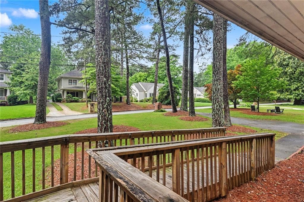 3 bedroom, 2 bathroom, 1,506 sq ft single family residence for sale at 424 E Pharr Road, Decatur, GA 30030 — photo 4