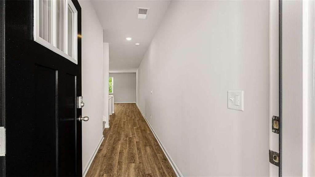 3 bedroom, 3 bathroom, 1,866 sq ft townhouse for sale at 202 Sound Circle, Stockbridge, GA 30281 — photo 2