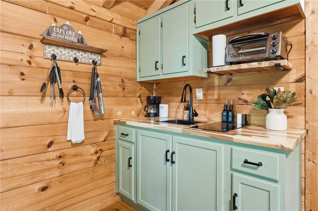 1 bedroom, 1 bathroom, 396 sq ft single family residence for sale at 37 Dean Court, Blue Ridge, GA 30513 — photo 8