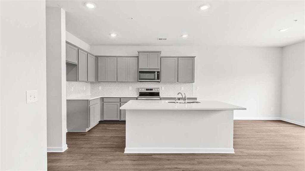 3 bedroom, 3 bathroom, 1,830 sq ft townhouse for sale at 216 Sound Circle, Stockbridge, GA 30281 — photo 4