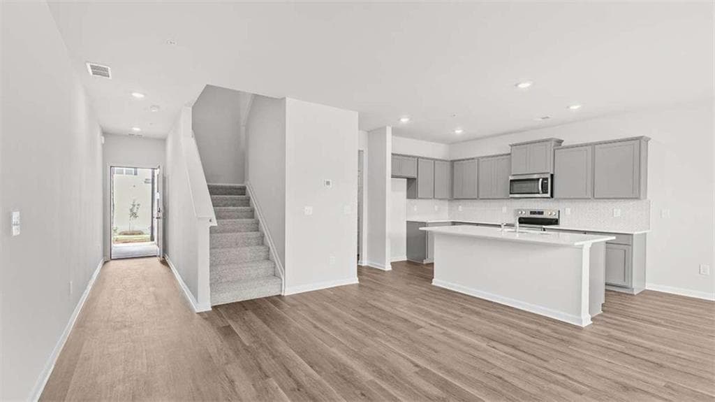 3 bedroom, 3 bathroom, 1,830 sq ft townhouse for sale at 216 Sound Circle, Stockbridge, GA 30281 — photo 5