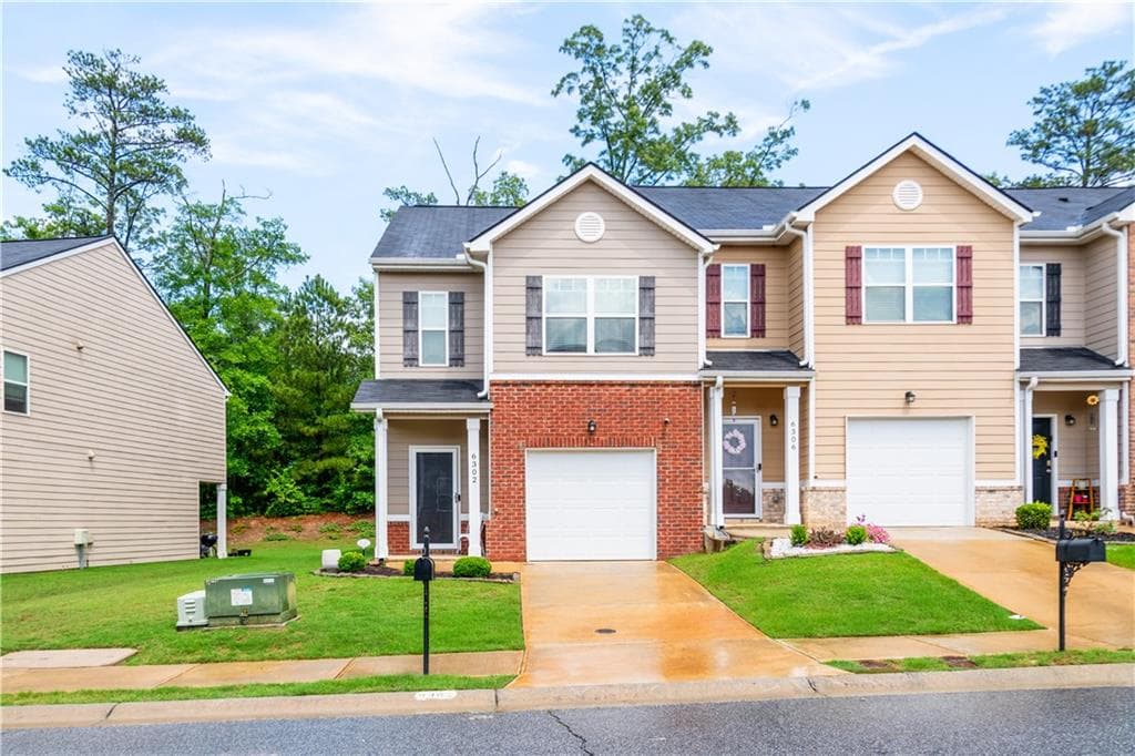 3 bedroom, 3 bathroom, 1,461 sq ft townhouse for sale at 6302 Rockaway Road, Atlanta, GA 30349