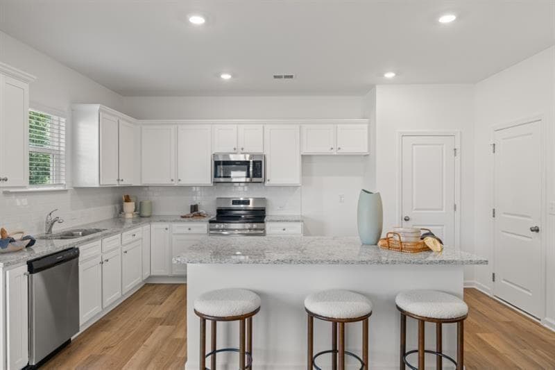 4 bedroom, 4 bathroom, 2,519 sq ft single family residence for rent at 465 Madison Lakeview Drive, Acworth, GA 30102 for $2,900 a month — photo 10