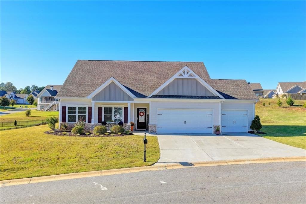 4 bedroom, 3 bathroom, 2,183 sq ft single family residence for sale at 149 Peachwood Lane, Homer, GA 30547