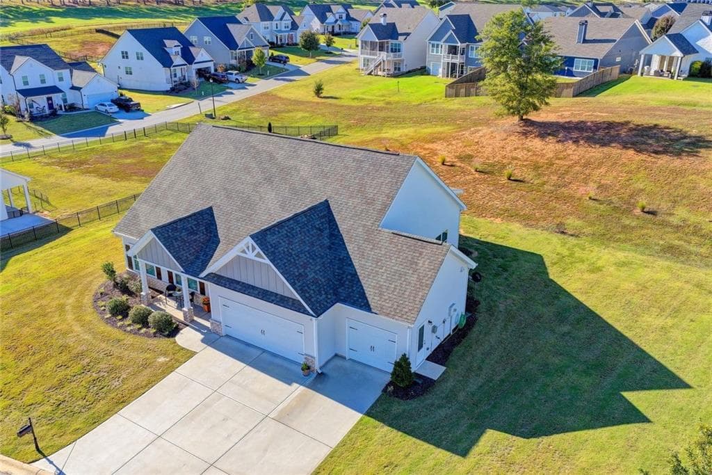 4 bedroom, 3 bathroom, 2,183 sq ft single family residence for sale at 149 Peachwood Lane, Homer, GA 30547 — photo 2