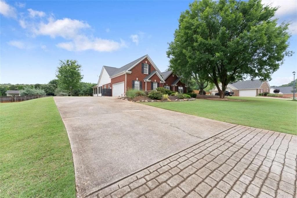 4 bedroom, 2 bathroom, 1,935 sq ft single family residence under contract at 130 Meadow Creek Drive, Jefferson, GA 30549 — photo 4