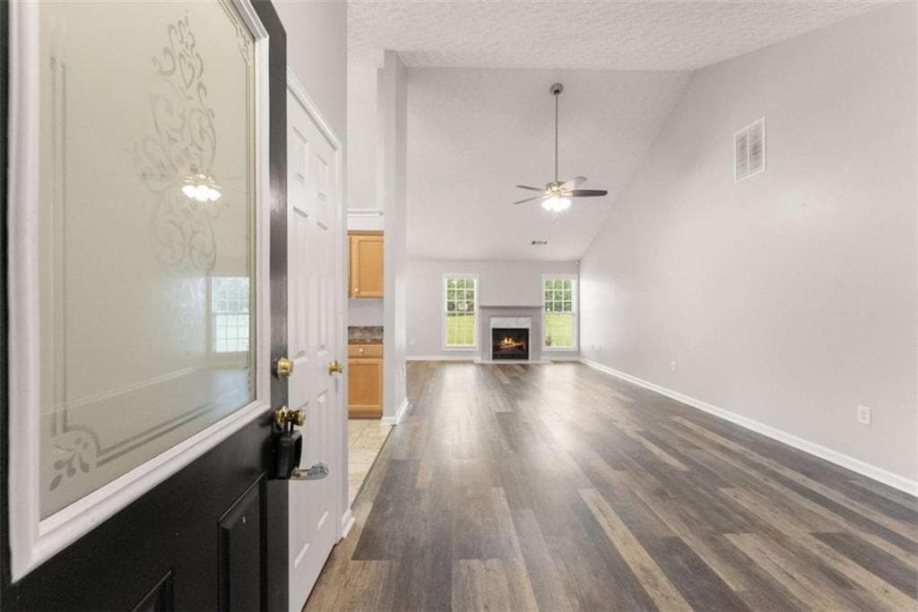 4 bedroom, 2 bathroom, 1,935 sq ft single family residence under contract at 130 Meadow Creek Drive, Jefferson, GA 30549 — photo 6