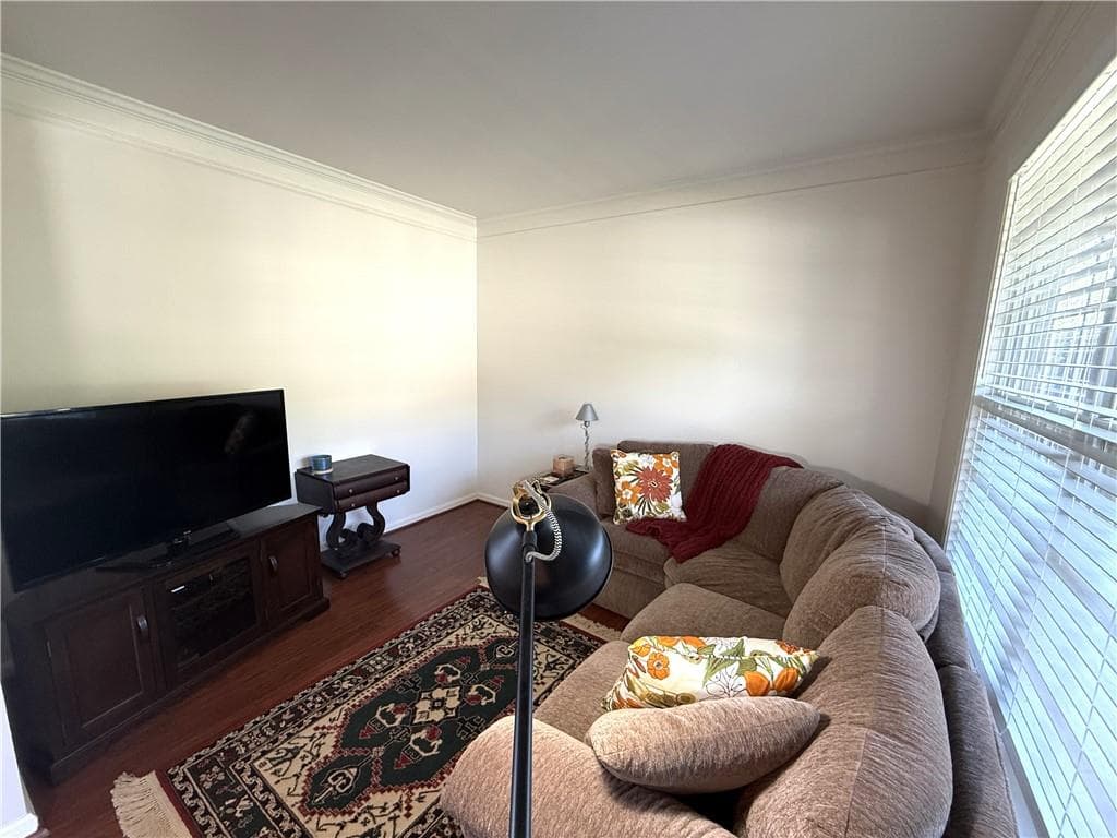 4 bedroom, 3 bathroom, 2,646 sq ft single family residence for sale at 6640 Grand Magnolia Drive, Buford, GA 30518 — photo 7