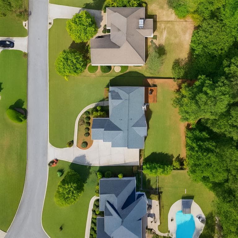 4 bedroom, 3 bathroom, 2,978 sq ft single family residence under contract at 2014 Hubbard Court, Villa Rica, GA 30180 — photo 3