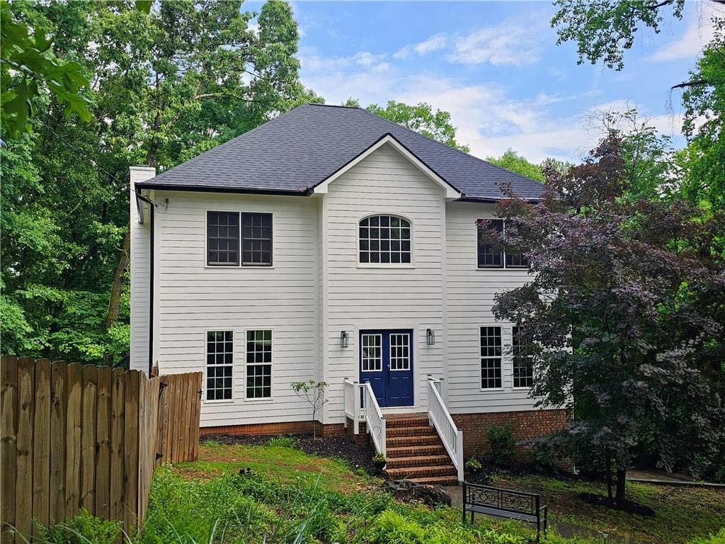 4 bedroom, 3 bathroom, 2,834 sq ft single family residence under contract at 225 NACOOCHEE Drive, Woodstock, GA 30188 — photo 3