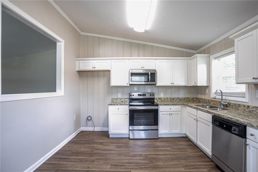 3 bedroom, 2 bathroom, 1,075 sq ft single family residence for sale at 2460 Tyler Way, Decatur, GA 30032 — photo 9