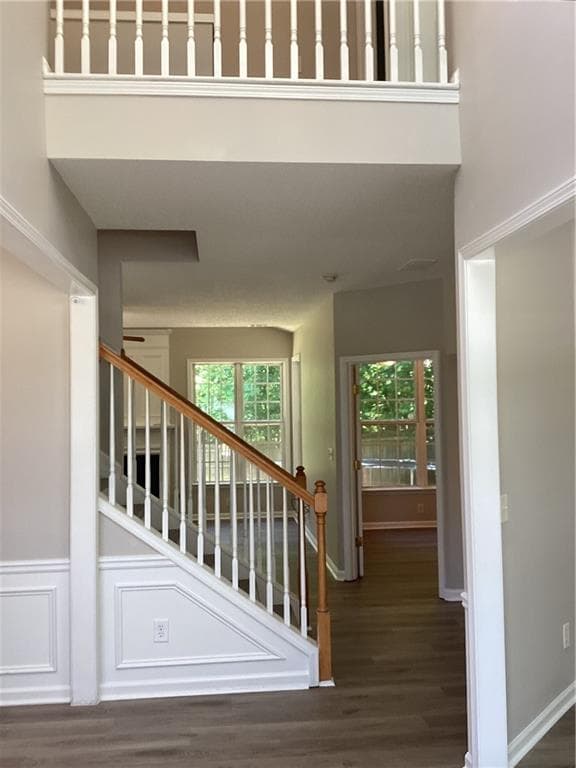 4 bedroom, 3 bathroom, 2,369 sq ft single family residence for rent at 550 Ashland Parkway, Woodstock, GA 30189 for $2,550 a month — photo 3