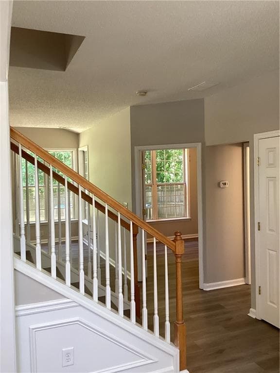 4 bedroom, 3 bathroom, 2,369 sq ft single family residence for rent at 550 Ashland Parkway, Woodstock, GA 30189 for $2,550 a month — photo 6