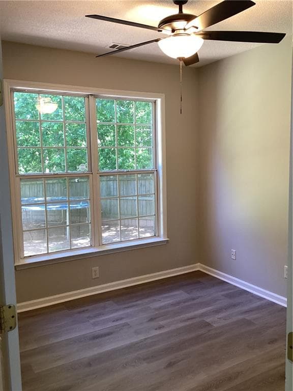 4 bedroom, 3 bathroom, 2,369 sq ft single family residence for rent at 550 Ashland Parkway, Woodstock, GA 30189 for $2,550 a month — photo 7