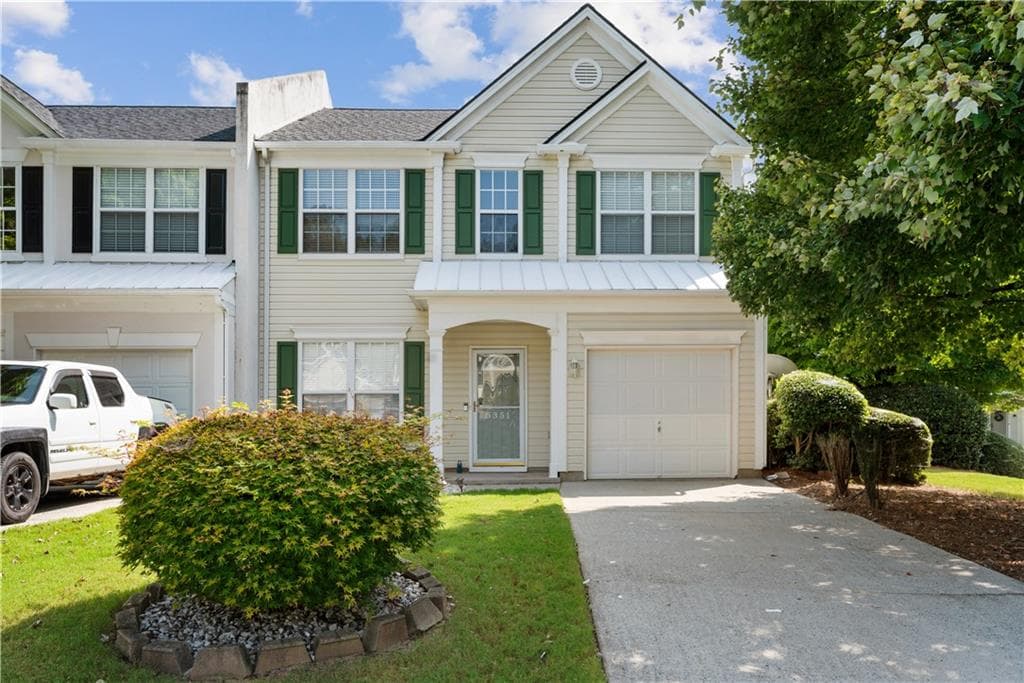 3 bedroom, 3 bathroom, 1,636 sq ft townhouse sold at 5351 Medlock Corners Drive, Peachtree Corners, GA 30092