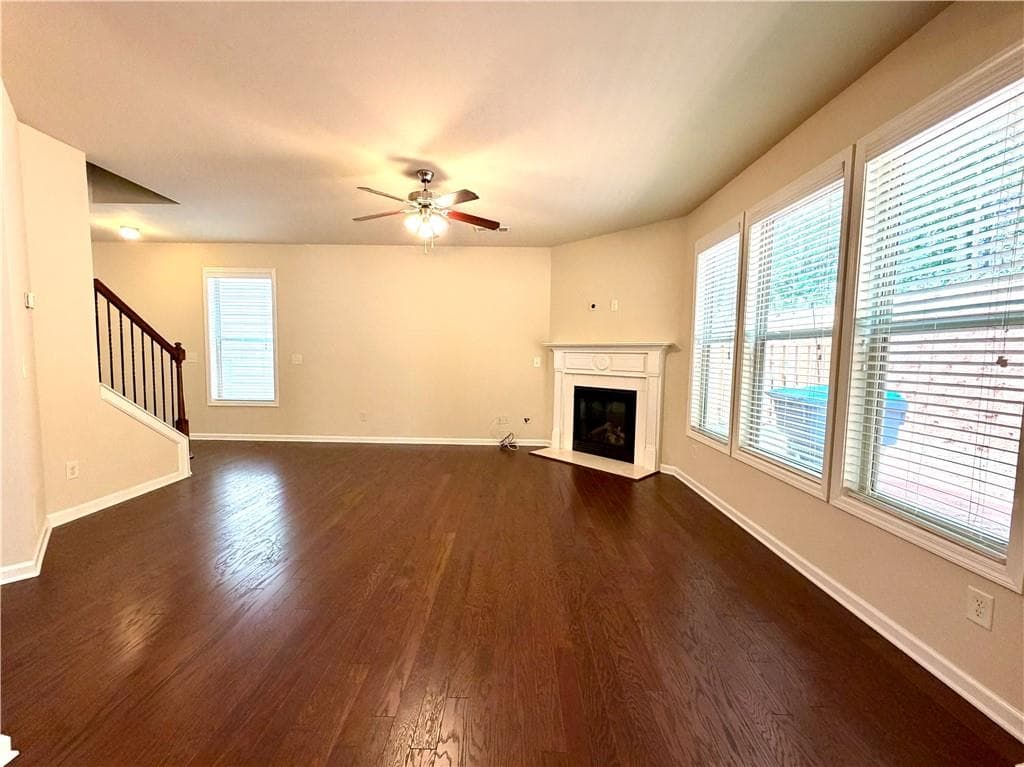 3 bedroom, 3 bathroom, 2,018 sq ft single family residence for rent at 6215 Crested Moss Drive, Alpharetta, GA 30004 for $2,600 a month — photo 4