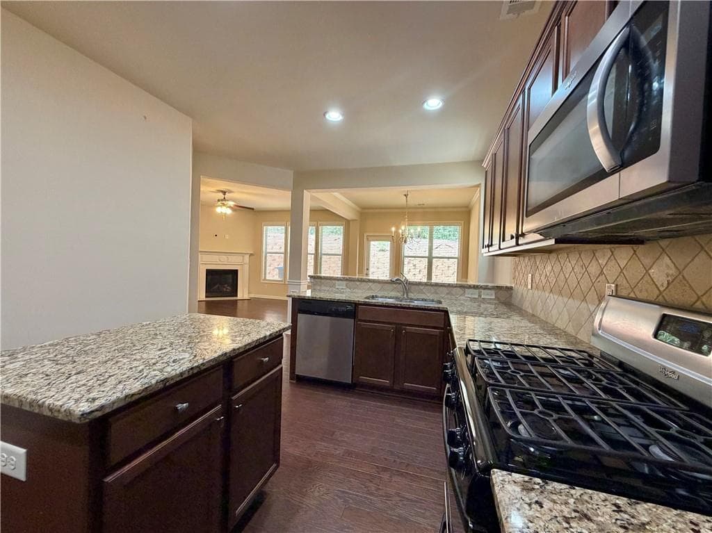 3 bedroom, 3 bathroom, 2,018 sq ft single family residence for rent at 6215 Crested Moss Drive, Alpharetta, GA 30004 for $2,600 a month — photo 10