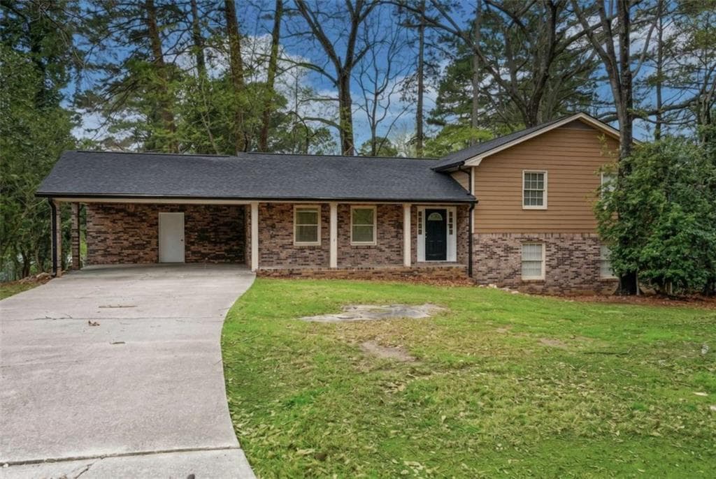 3 bedroom, 2 bathroom, 2,192 sq ft single family residence for sale at 1481 Smokehouse Lane, Stone Mountain, GA 30088