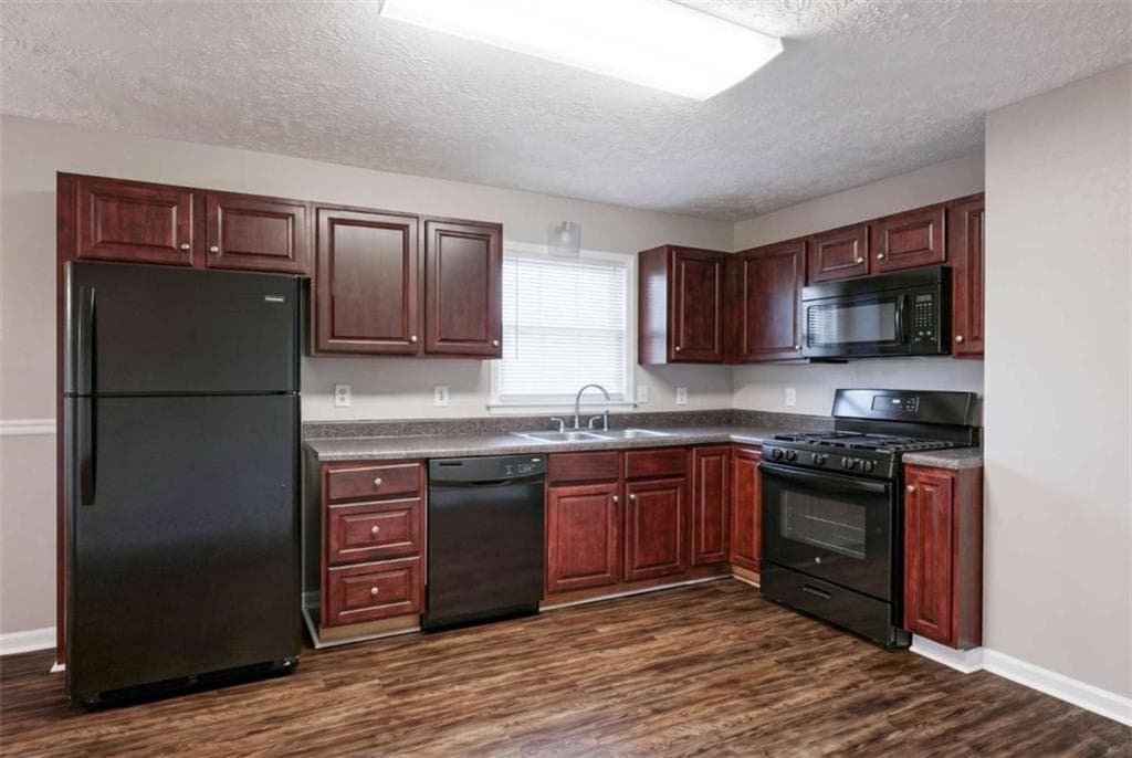 3 bedroom, 2 bathroom, 2,192 sq ft single family residence for sale at 1481 Smokehouse Lane, Stone Mountain, GA 30088 — photo 5