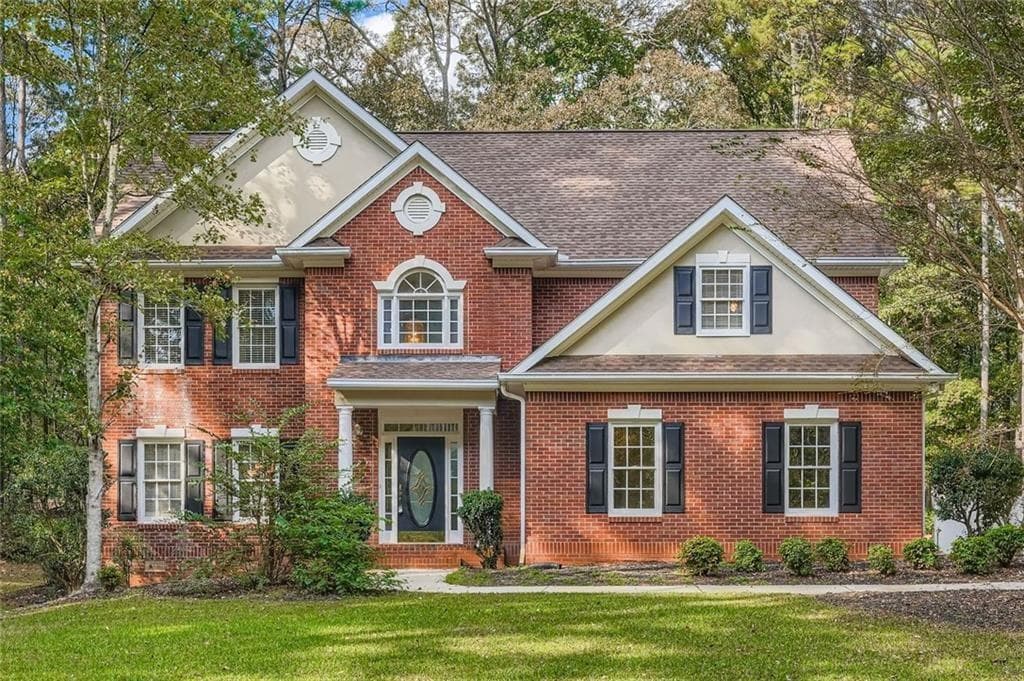 4 bedroom, 3 bathroom, 2,824 sq ft single family residence for sale at 100 Hamilton Glen Court, Fayetteville, GA 30215 — photo 2