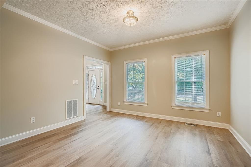 4 bedroom, 3 bathroom, 2,824 sq ft single family residence for sale at 100 Hamilton Glen Court, Fayetteville, GA 30215 — photo 5