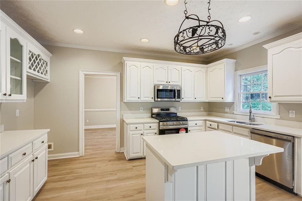 4 bedroom, 3 bathroom, 2,824 sq ft single family residence for sale at 100 Hamilton Glen Court, Fayetteville, GA 30215 — photo 7