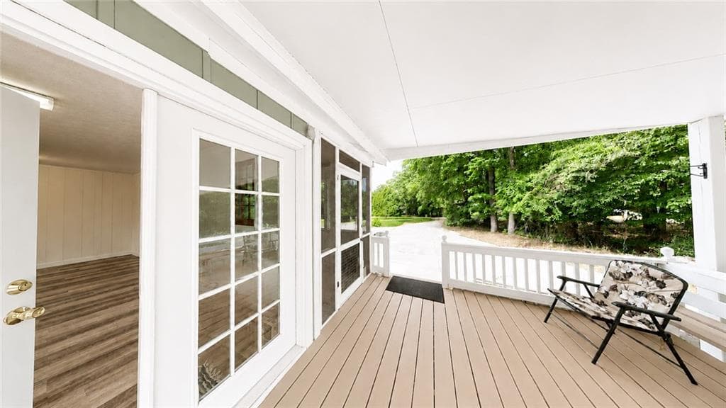 2 bedroom, 1 bathroom, 850 sq ft single family residence for sale at 116 Shadow Lake Drive, Buckhead, GA 30625 — photo 4