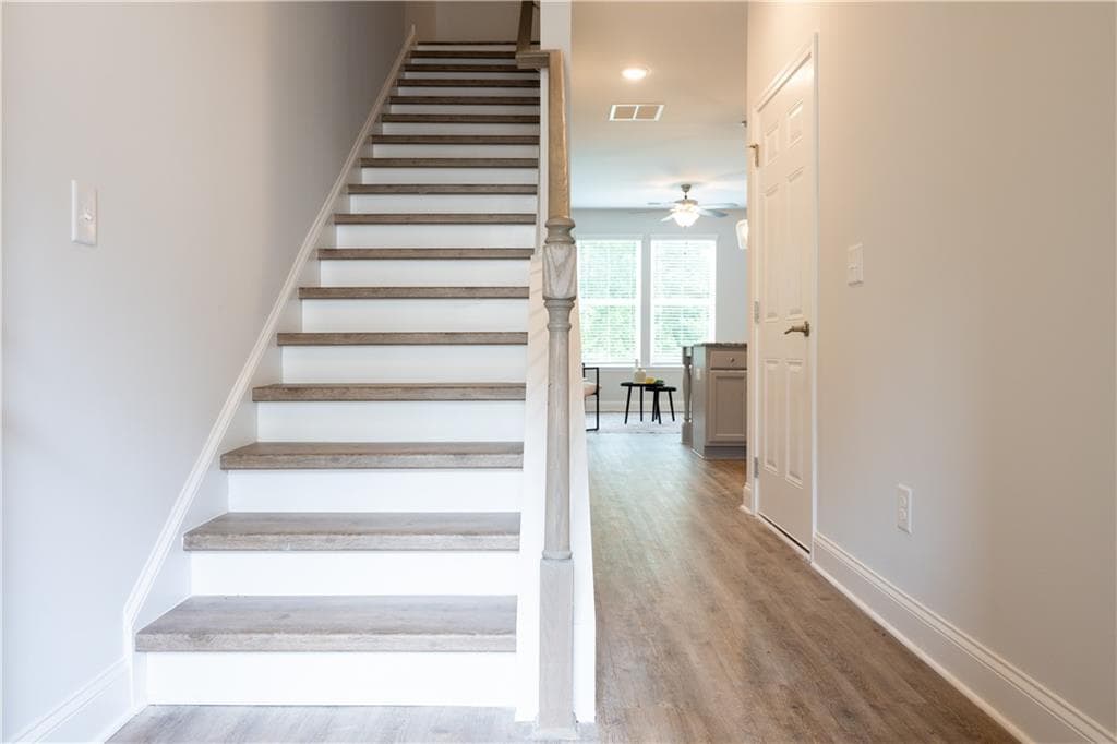 3 bedroom, 3 bathroom, 1,294 sq ft townhouse for sale at 121 Greenview Lot 1304 Court, Homer, GA 30547 — photo 2