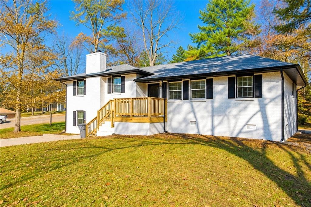 4 bedroom, 2 bathroom, 1,350 sq ft single family residence for sale at 4675 Lincoln Way, Lilburn, GA 30047 — photo 4