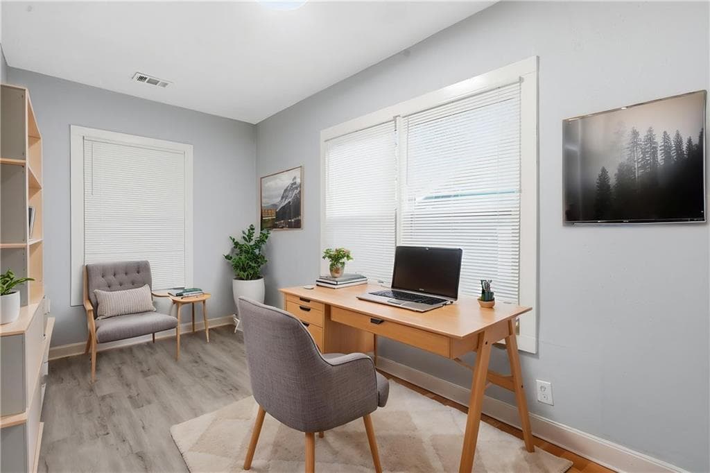 3 bedroom, 1 bathroom, 1,225 sq ft single family residence for sale at 1337 SW Mcclelland Avenue, Atlanta, GA 30344 — photo 4