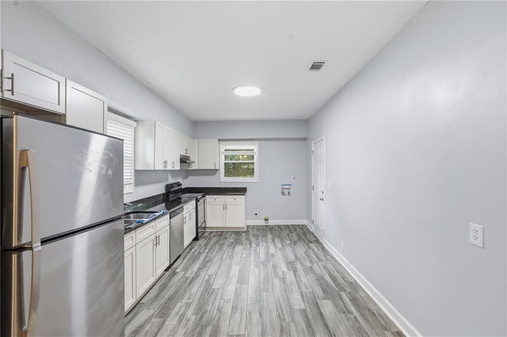 3 bedroom, 1 bathroom, 1,225 sq ft single family residence for sale at 1337 SW Mcclelland Avenue, Atlanta, GA 30344 — photo 7