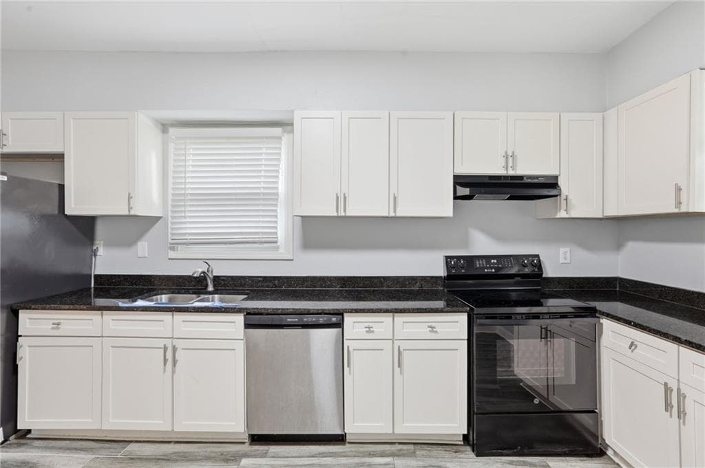 3 bedroom, 1 bathroom, 1,225 sq ft single family residence for sale at 1337 SW Mcclelland Avenue, Atlanta, GA 30344 — photo 9