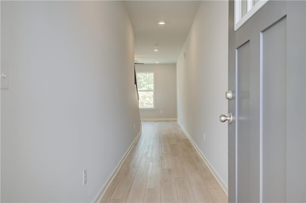 3 bedroom, 3 bathroom, 1,718 sq ft condominium under contract at 623 Treasure Drive, Stockbridge, GA 30281 — photo 4